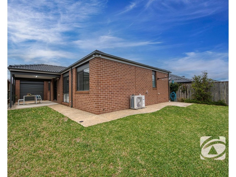 9 Basalt Drive, Clyde North VIC 3978