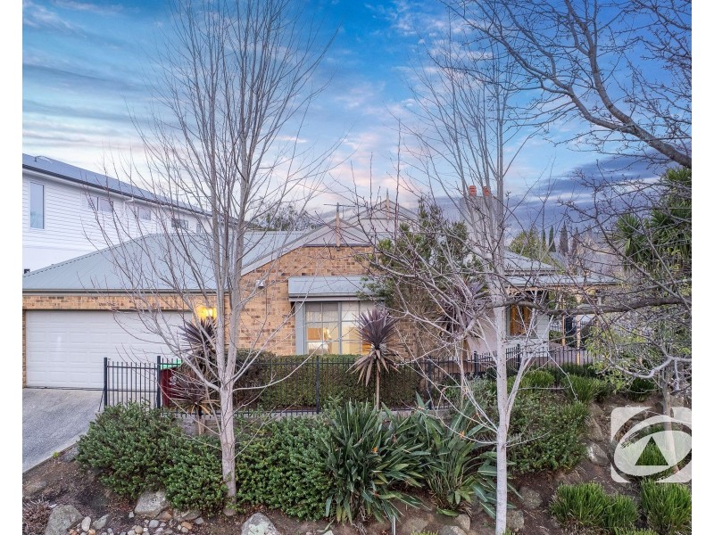 1 Bron-Y-Aur Close, Berwick VIC 3806