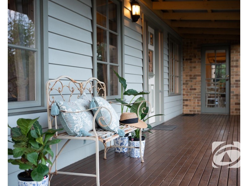 1 Bron-Y-Aur Close, Berwick VIC 3806