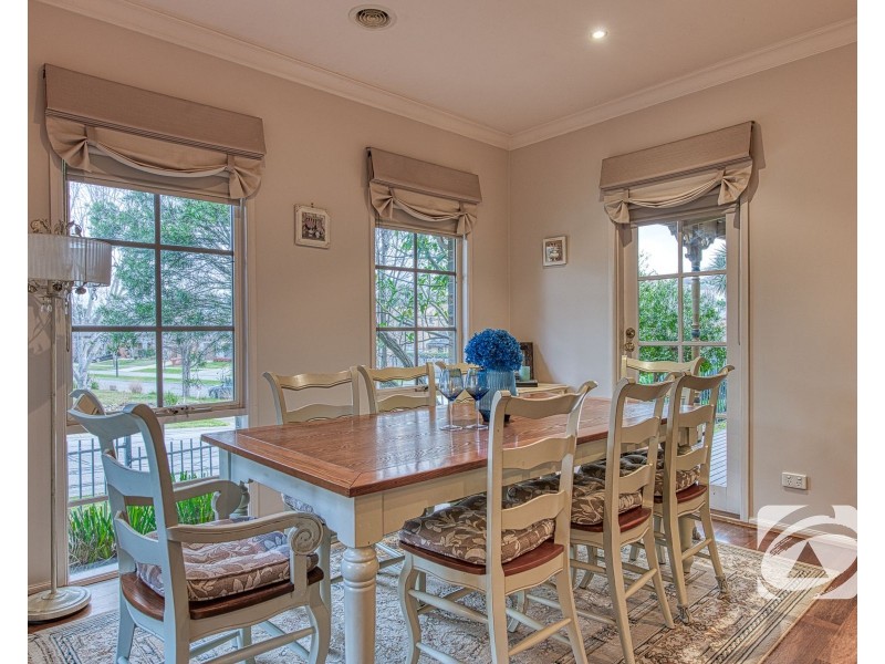 1 Bron-Y-Aur Close, Berwick VIC 3806