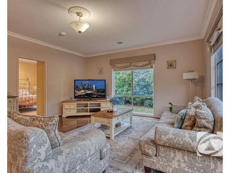 1 Bron-Y-Aur Close, Berwick VIC 3806