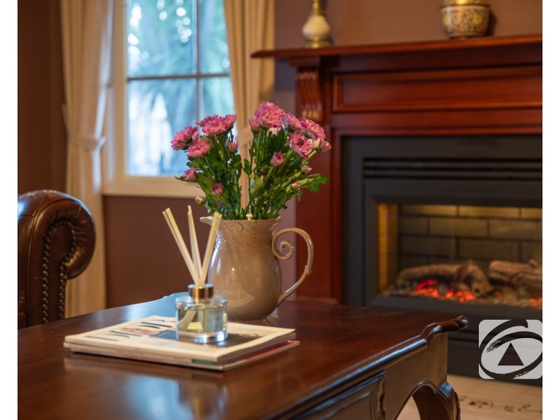 1 Bron-Y-Aur Close, Berwick VIC 3806