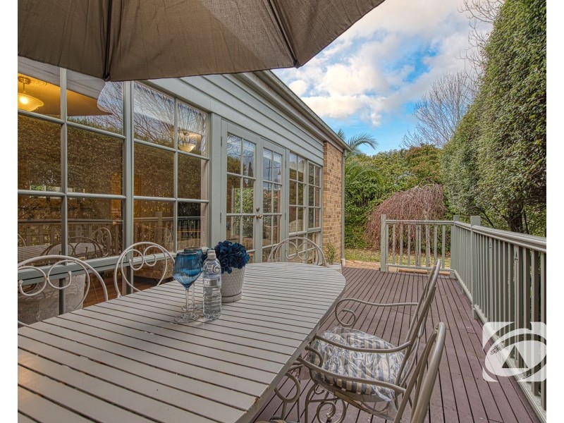 1 Bron-Y-Aur Close, Berwick VIC 3806