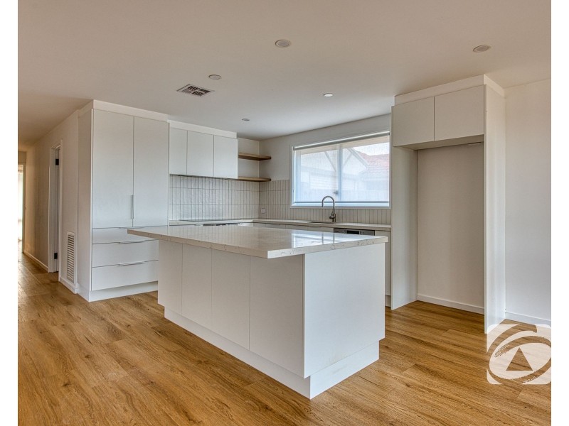 16 Coowarra Way, Berwick VIC 3806