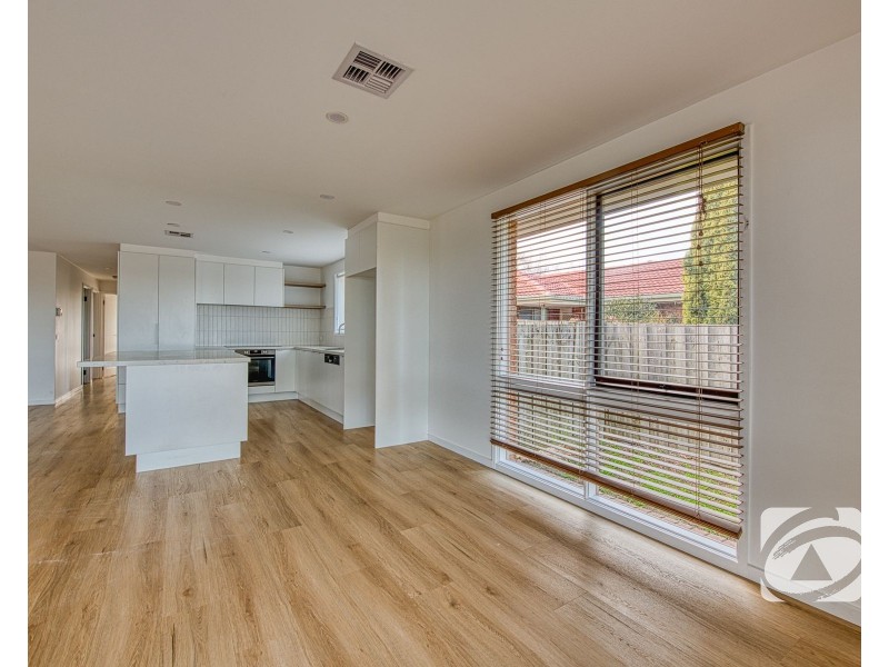 16 Coowarra Way, Berwick VIC 3806