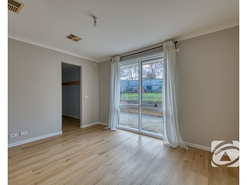 16 Coowarra Way, Berwick VIC 3806