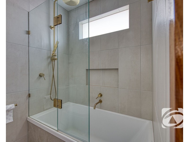 16 Coowarra Way, Berwick VIC 3806