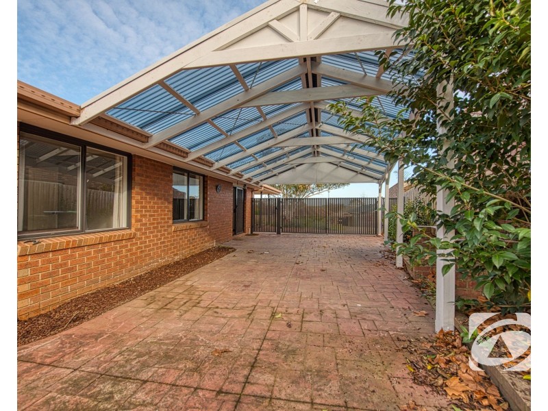 16 Coowarra Way, Berwick VIC 3806