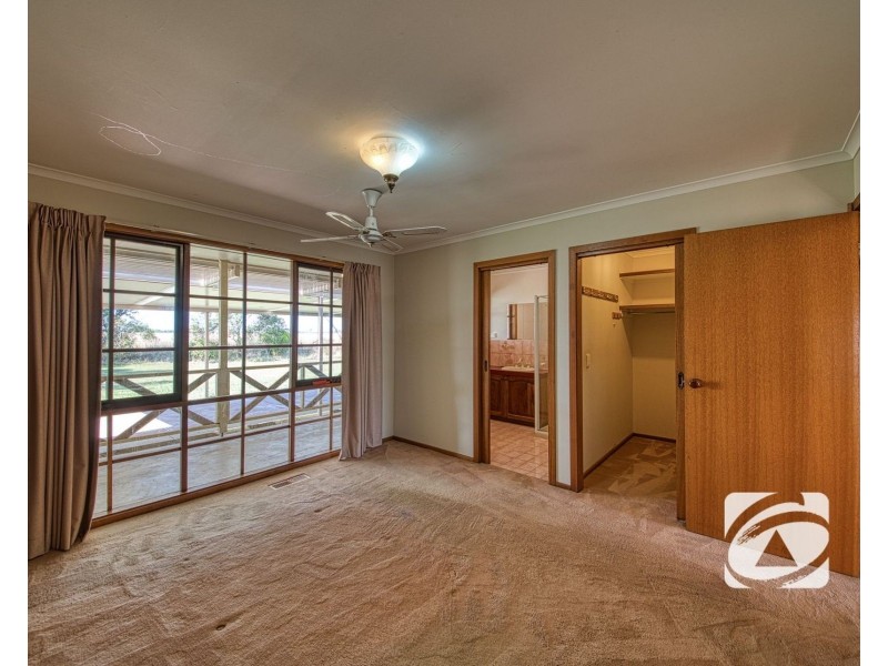 335 Muddy Gates Lane, Clyde VIC 3978