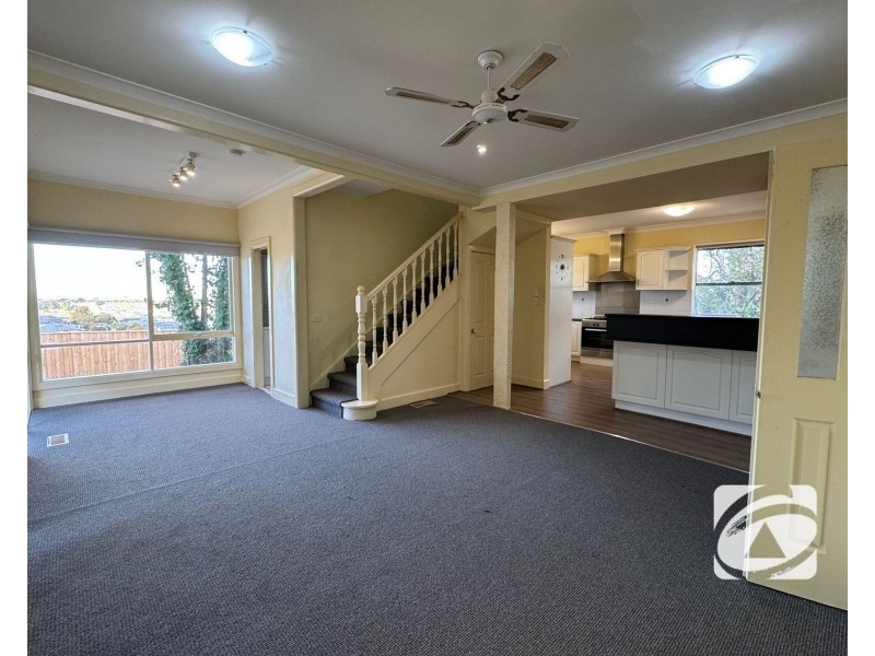 54 Whiteside Road, Officer VIC 3809