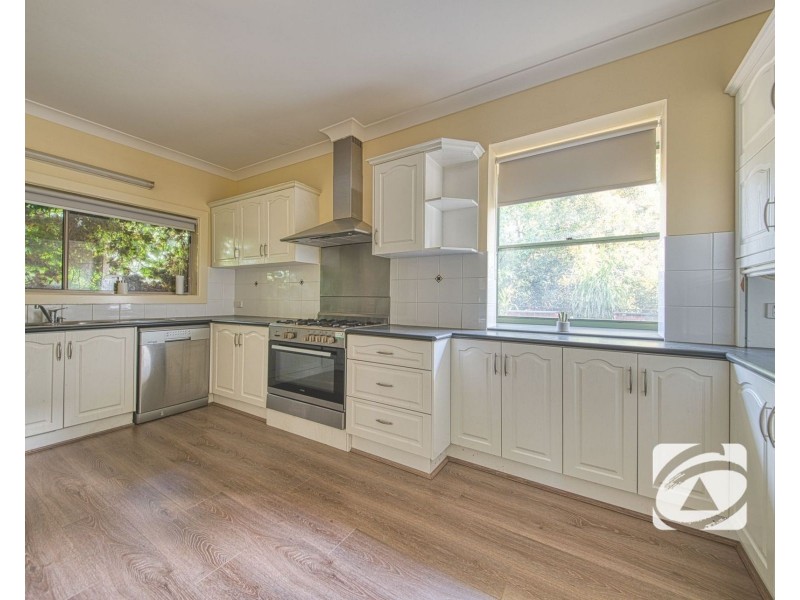 54 Whiteside Road, Officer VIC 3809