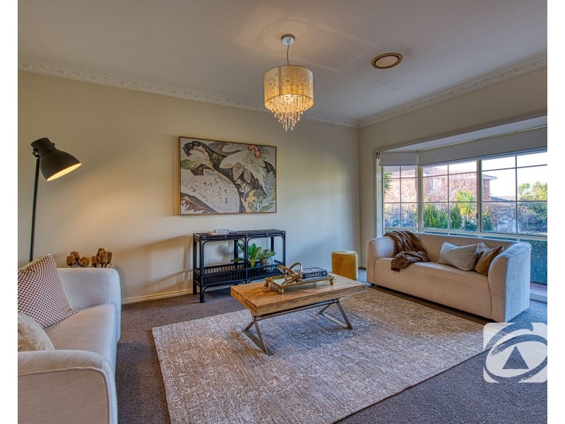 13 Dryden Court, Berwick VIC 3806
