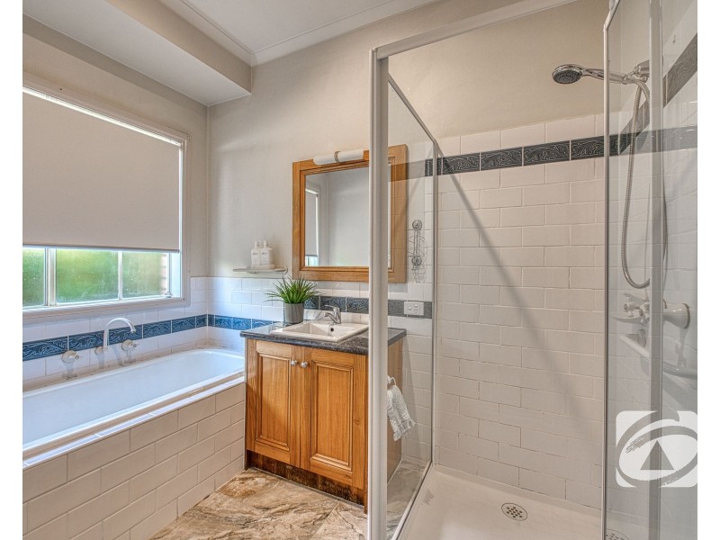 13 Dryden Court, Berwick VIC 3806