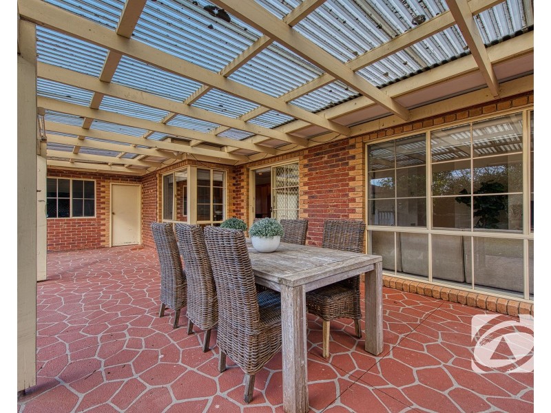 13 Dryden Court, Berwick VIC 3806