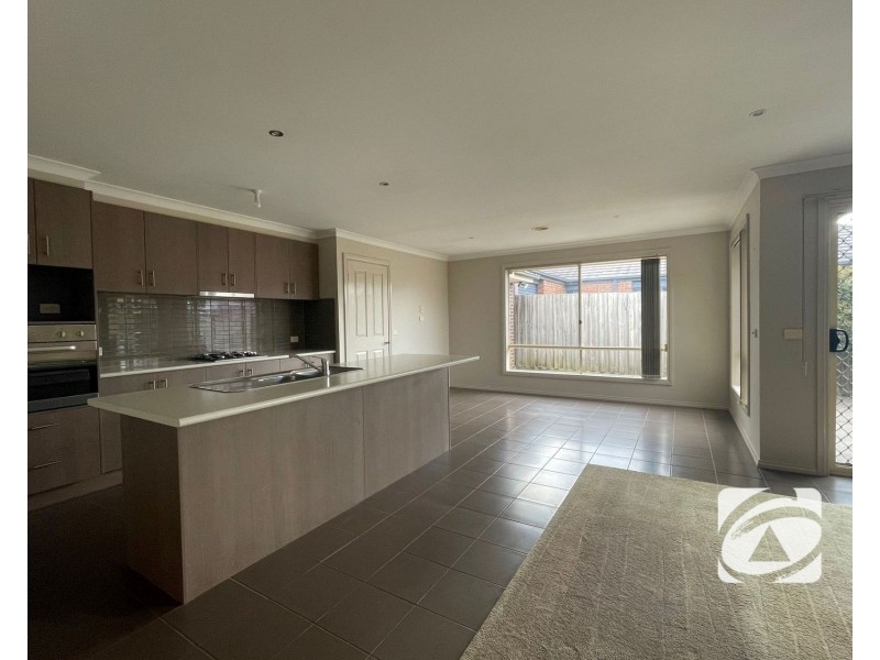 107 Melzak Way, Berwick VIC 3806