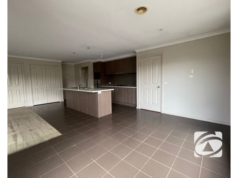 107 Melzak Way, Berwick VIC 3806