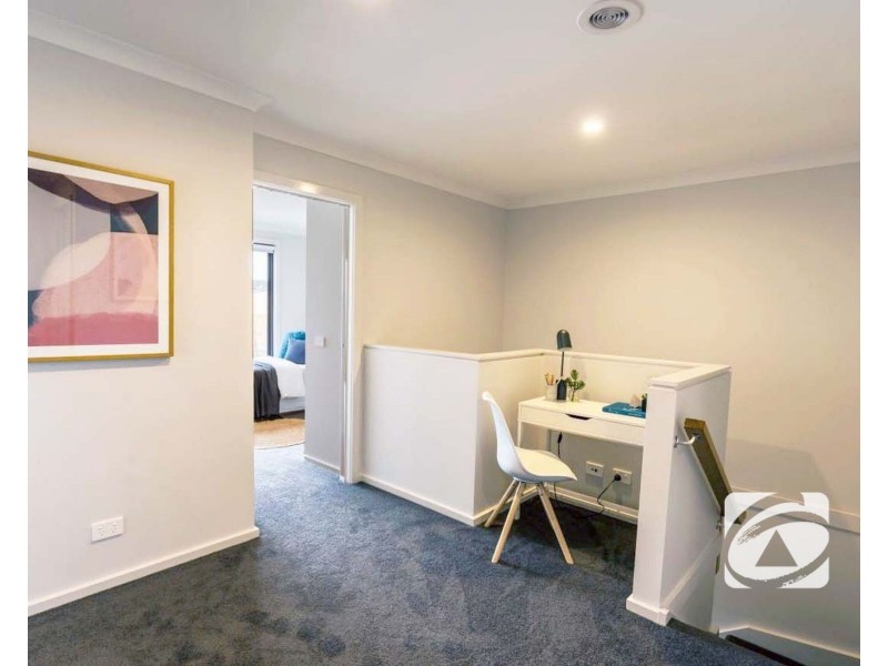 16 Mortlake Drive, Officer South VIC 3809