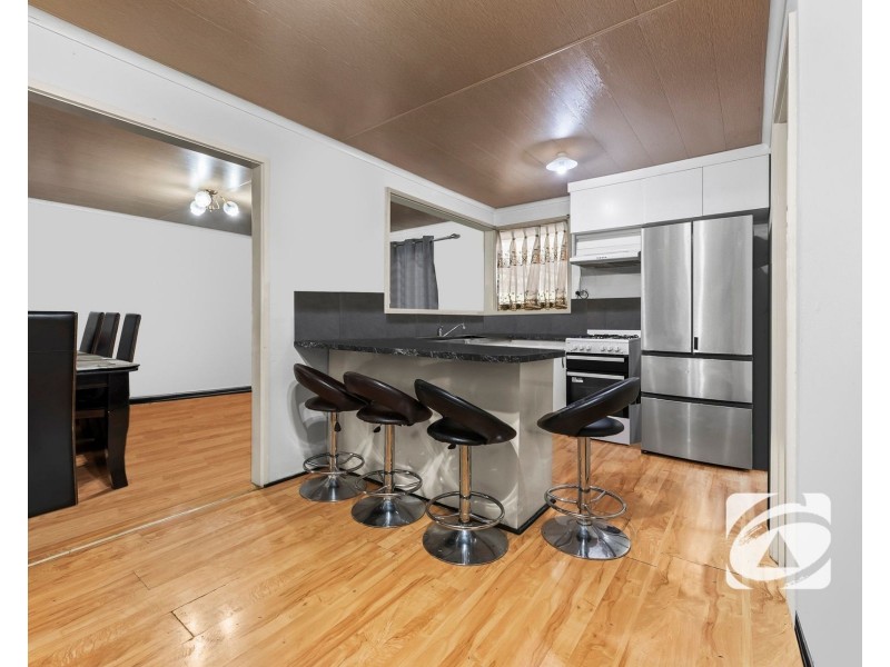 4 Hallam Road, Hampton Park VIC 3976