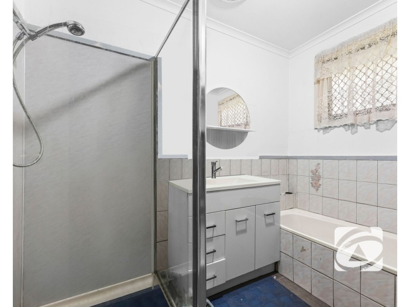 4 Hallam Road, Hampton Park VIC 3976