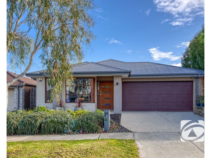6 Anvil Way, Clyde North VIC 3978