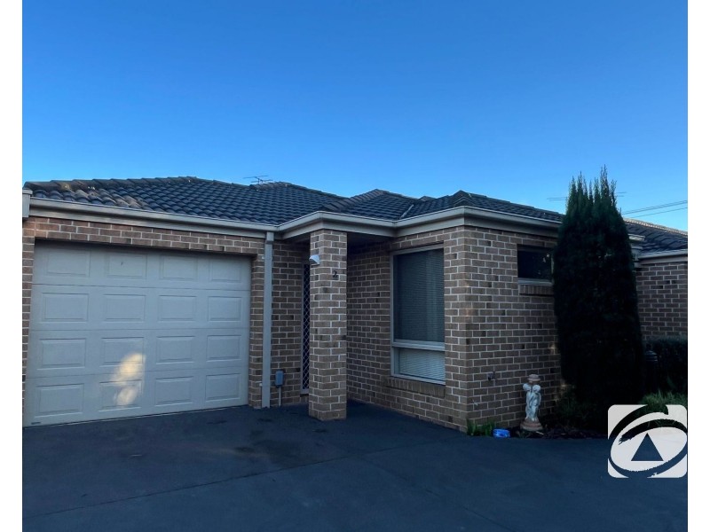 2/8 Jamieson Court, Pakenham VIC 3810