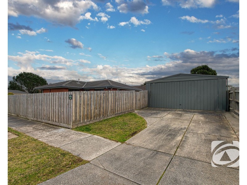48 Insignia Crescent, Berwick VIC 3806