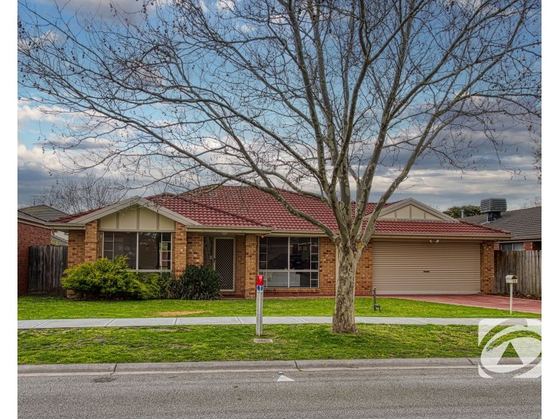 12 Cromford Crescent, Narre Warren South VIC 3805
