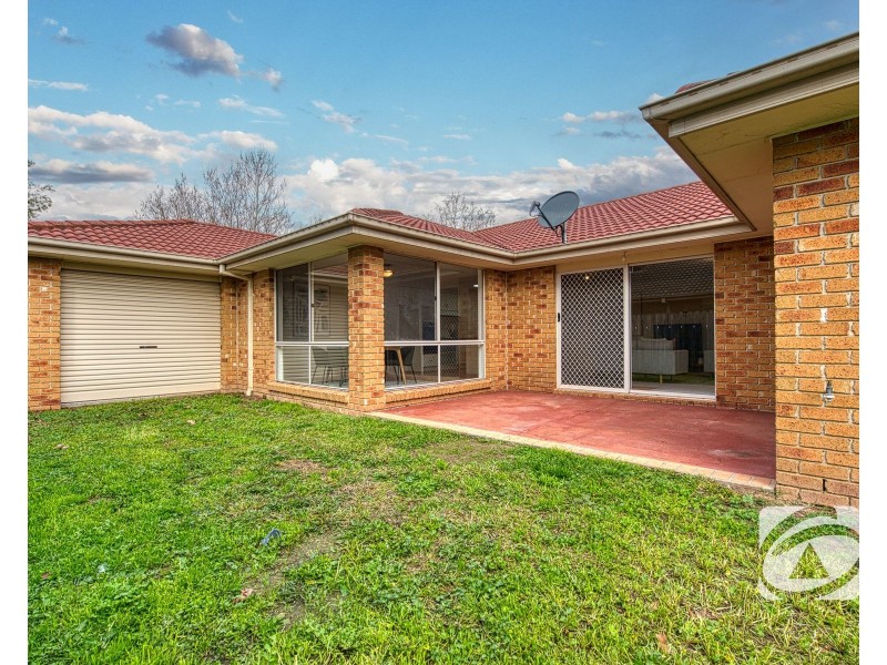 12 Cromford Crescent, Narre Warren South VIC 3805