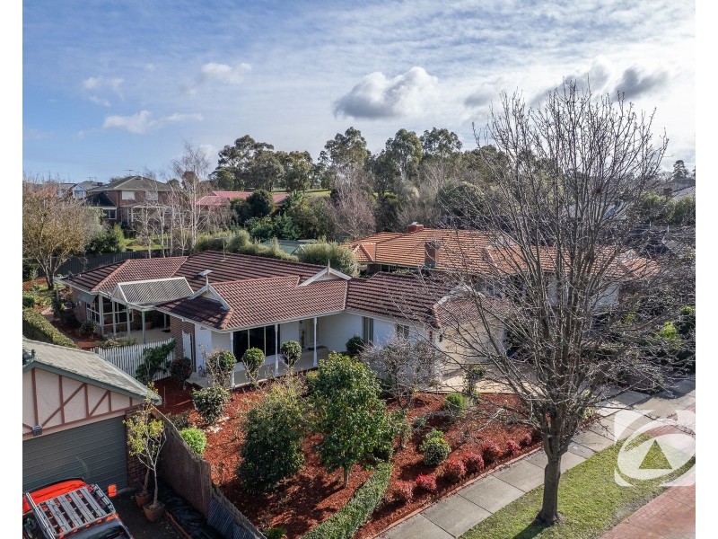33 Melville Park Drive, Berwick VIC 3806