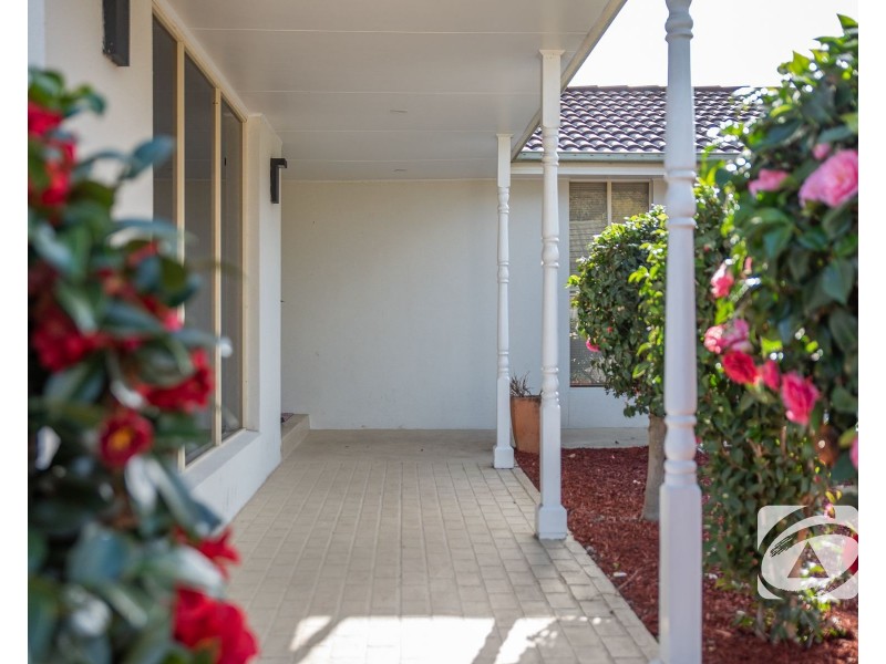 33 Melville Park Drive, Berwick VIC 3806