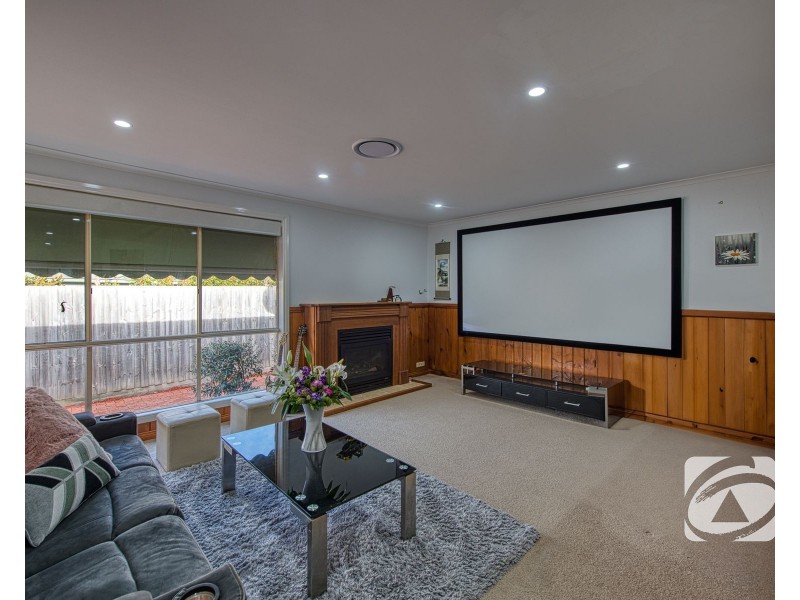 33 Melville Park Drive, Berwick VIC 3806