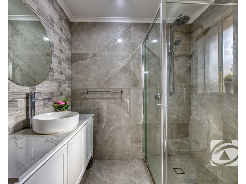 33 Melville Park Drive, Berwick VIC 3806