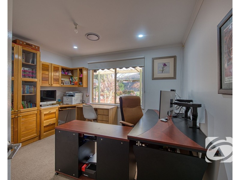 33 Melville Park Drive, Berwick VIC 3806