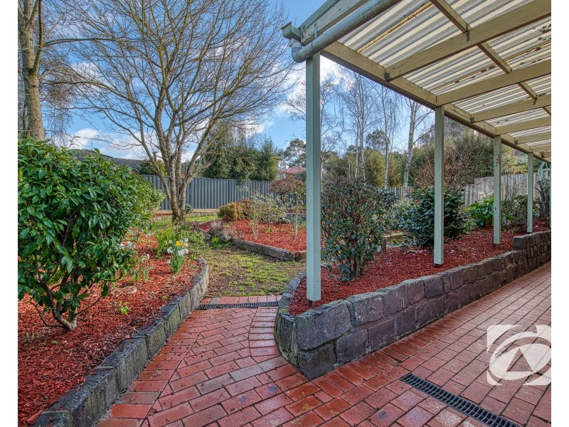33 Melville Park Drive, Berwick VIC 3806