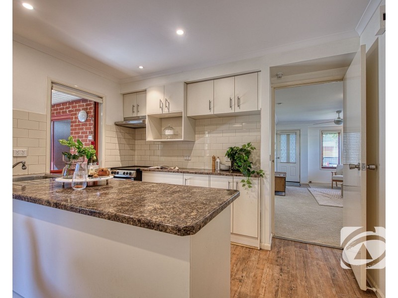 25 William Road, Berwick VIC 3806