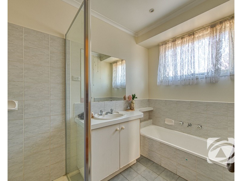 24 Glenburn Drive, Hallam VIC 3803