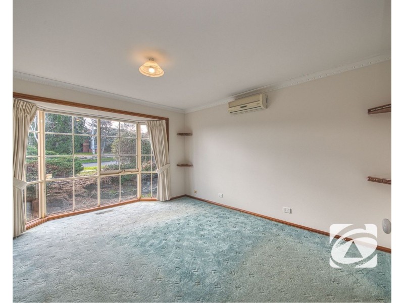 9 Millgrove Way, Berwick VIC 3806