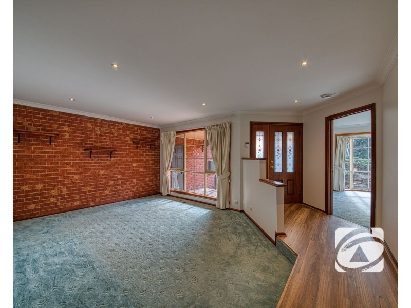 9 Millgrove Way, Berwick VIC 3806