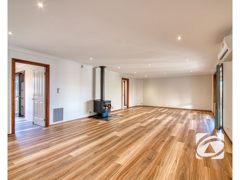9 Millgrove Way, Berwick VIC 3806