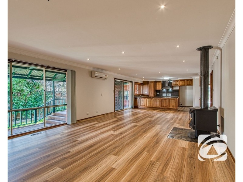 9 Millgrove Way, Berwick VIC 3806