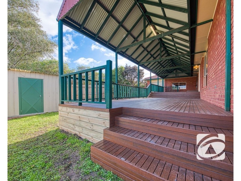 9 Millgrove Way, Berwick VIC 3806