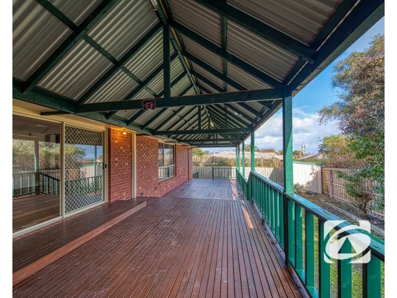 9 Millgrove Way, Berwick VIC 3806
