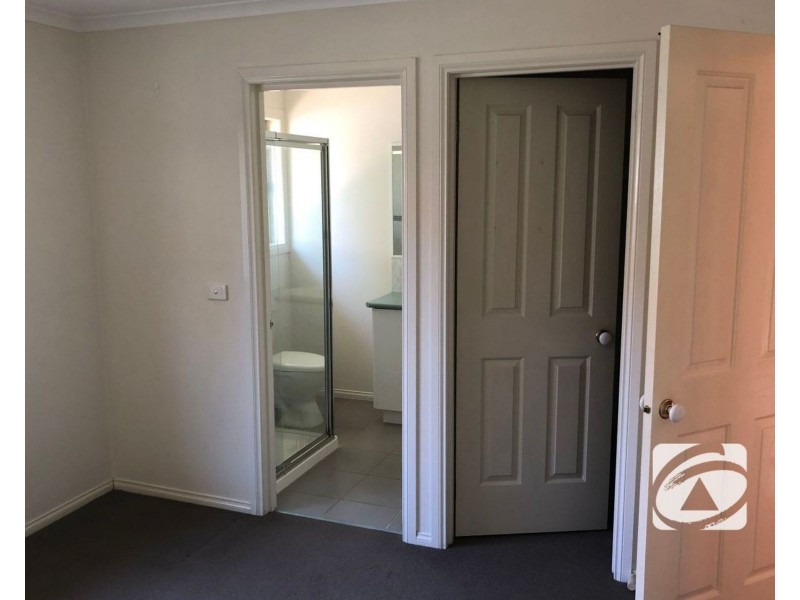 4 Jim Court, Berwick VIC 3806