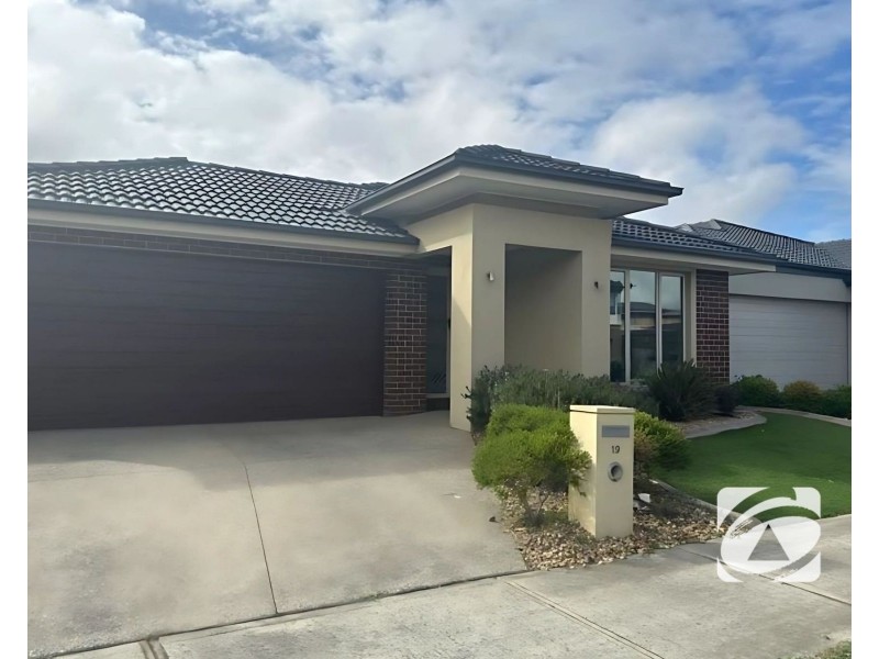 19 Nolan Crescent, Officer VIC 3809