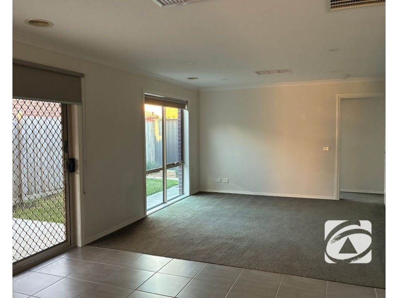 19 Nolan Crescent, Officer VIC 3809