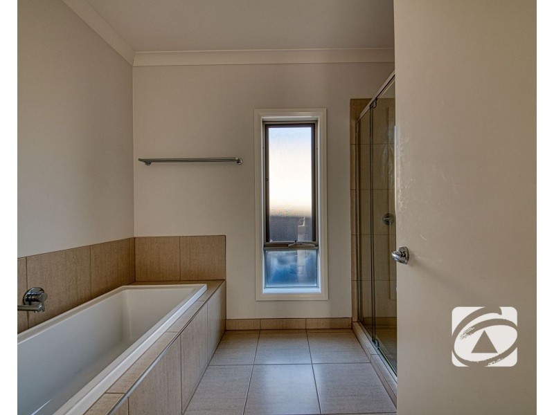 7 Exbury Street, Officer VIC 3809