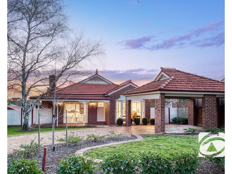 90 Quarry Hills Drive, Berwick VIC 3806