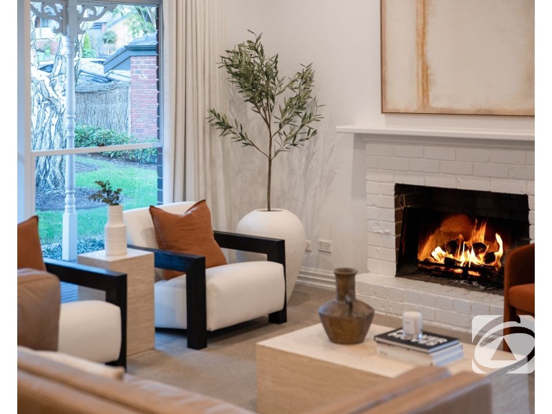 90 Quarry Hills Drive, Berwick VIC 3806