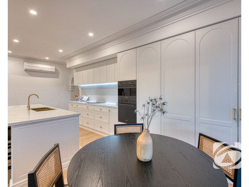 90 Quarry Hills Drive, Berwick VIC 3806