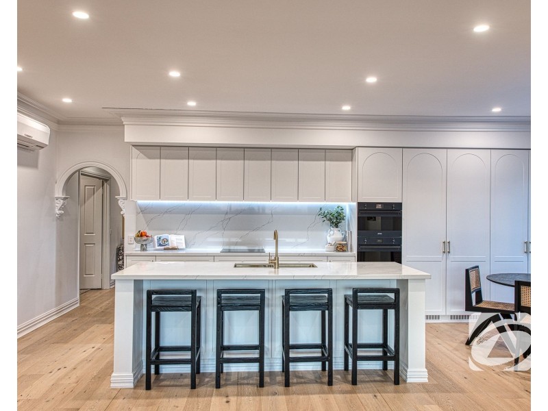 90 Quarry Hills Drive, Berwick VIC 3806